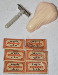 VITNAGE MINI KEWTIE RAZOR W/ CASE & EXTRA RAZORS