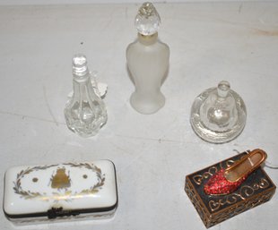LOT VINTAGE COLOGNES & TRINKET BOXES