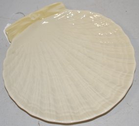 BELLEEK SHELL DISH