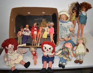 LOT OF COLLECTORS DOLLS