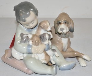 LLADRO NEW PLAYMATES FIGURINE