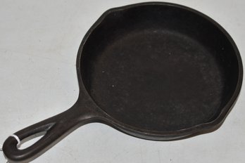 6 1/2' CAST IRON SKILLET