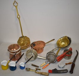 LOT VINTAGE KITCHEN ITEMS