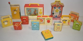 LOT VINTAGE FISHER PRICE MUSICAL TOYS