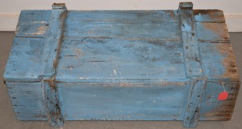 VINTAGE PAINTED WODOEN CRATE
