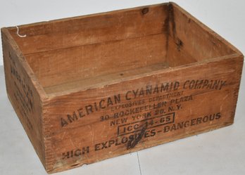 VINTAGE WOODEN DYNAMITE CRATE