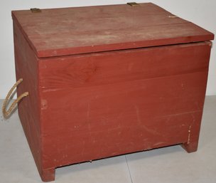SM. PAINTED PINE BOX IN RED PAINT