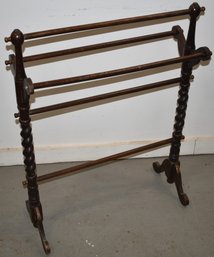 VINTAGE QUILT - TOWEL RACK W/ BARLEY TWIST