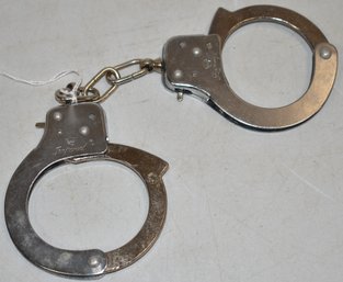 PR. TOY HANDCUFFS