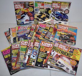 LOT (30) VINTAGE CAR MAGAZINES
