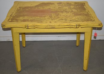 VITNAGE MID CENTURY DINNING TABLE