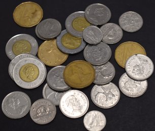 17 DOLLAR FACE SPENDABLE CANDIAN CHANGE