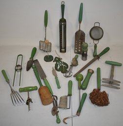 LOT OF VINTAGE GREEN HANDLED KITCHENWARE
