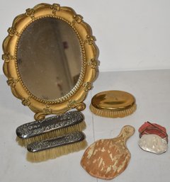 LOT VINTAGE VANITY ITEMS