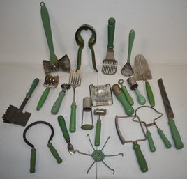 LOT OF VINTAGE GREEN HANDLED KITCHENWARE