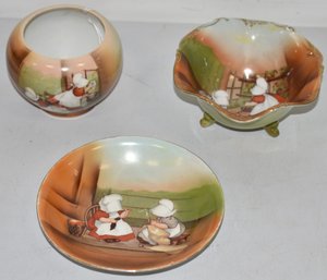 (2) ROYAL BAYREUTH SUNBONNET BABIES DISHES