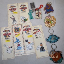 VINTAGE KEY CHAINS & LOONEY TOONS MAGNETS