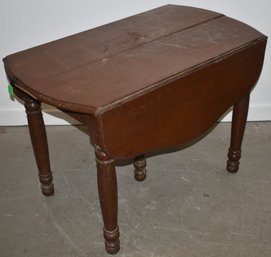 VICTORIAN WALNUT DROPLEAF TABLE