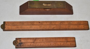 (2) WOODEN RULES & SM. LEVEL