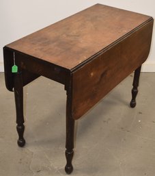 SHERATON DROPLEAF TABLE W/ TURNED LEGS