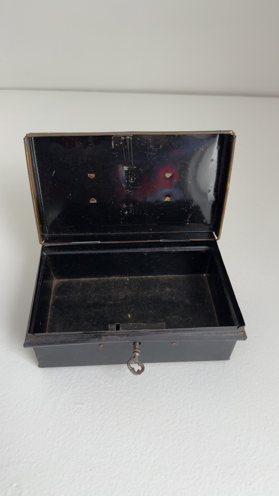Small/mini Vintage Art Deco Lithograph Lockable Cash Tin Jewelry Box ...