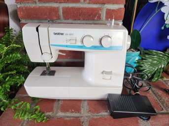 Brother LS-1217 Sewing Machine Vintage Electric Sewing Crafting Appliance With Foot Pedal Model LS1217
