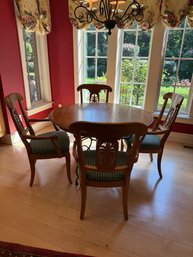 Beautiful Round Kitchen Table With Four Carved Pineapple Chairs
