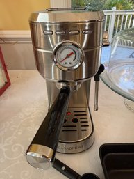 CASABREWS CM5418 Compact Espresso Machine And Other Baking And Display Items