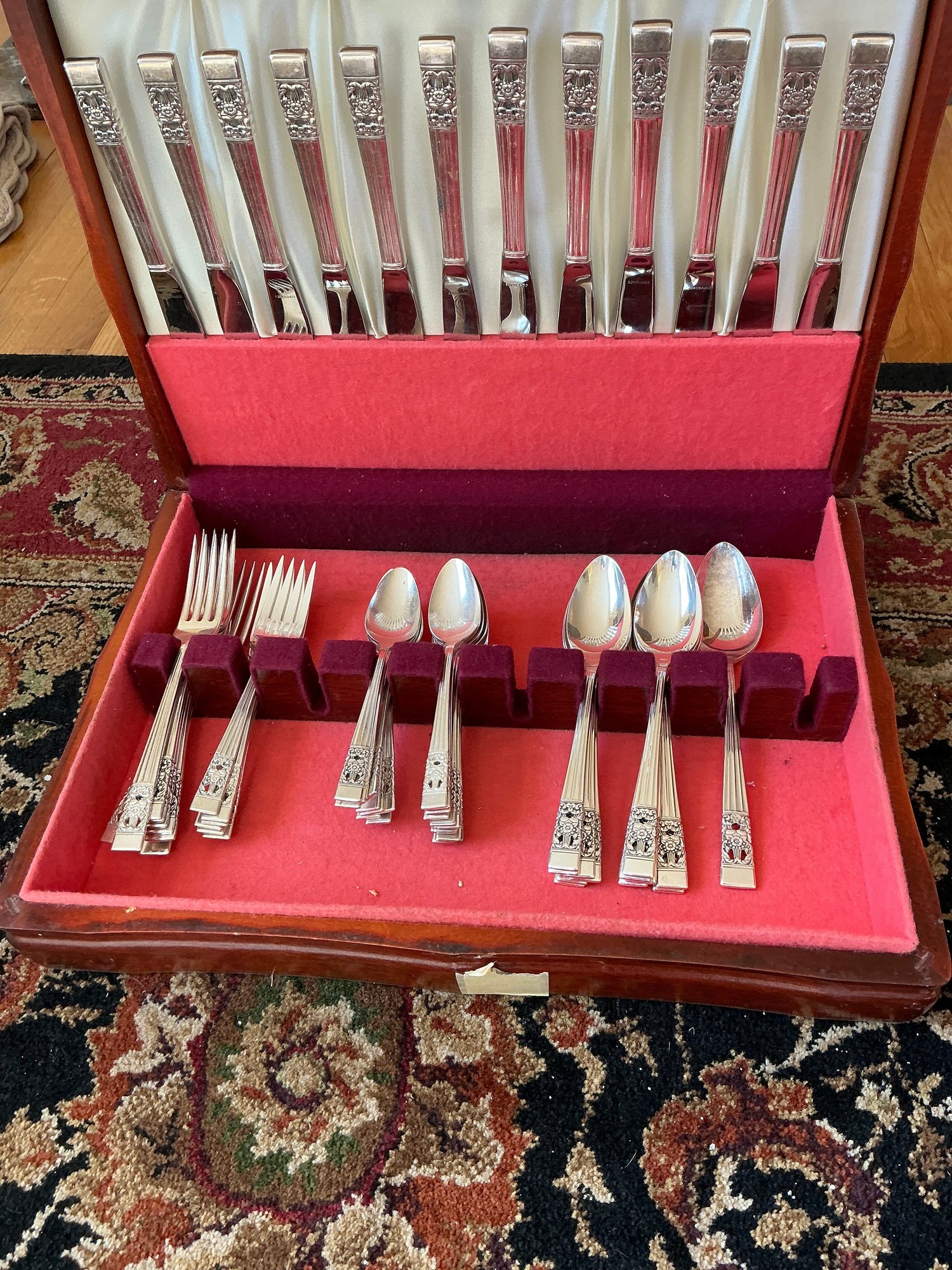 Commu Set Community Set Of Silverware In Box (60 Piece) #2432 | Auctionninja.com