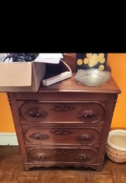 Victorian Walnut Chest Of Drawers With Carved Fruit And Leaf Pulls