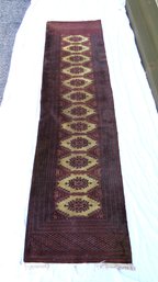 Oriental Runner.    -  8 2 X 25 Inches