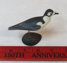 Miniature Carved Miniature Bird Signed Byron N. Bruffee Middleboro MA