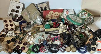 Lot Of Antique And Vintage Buttons