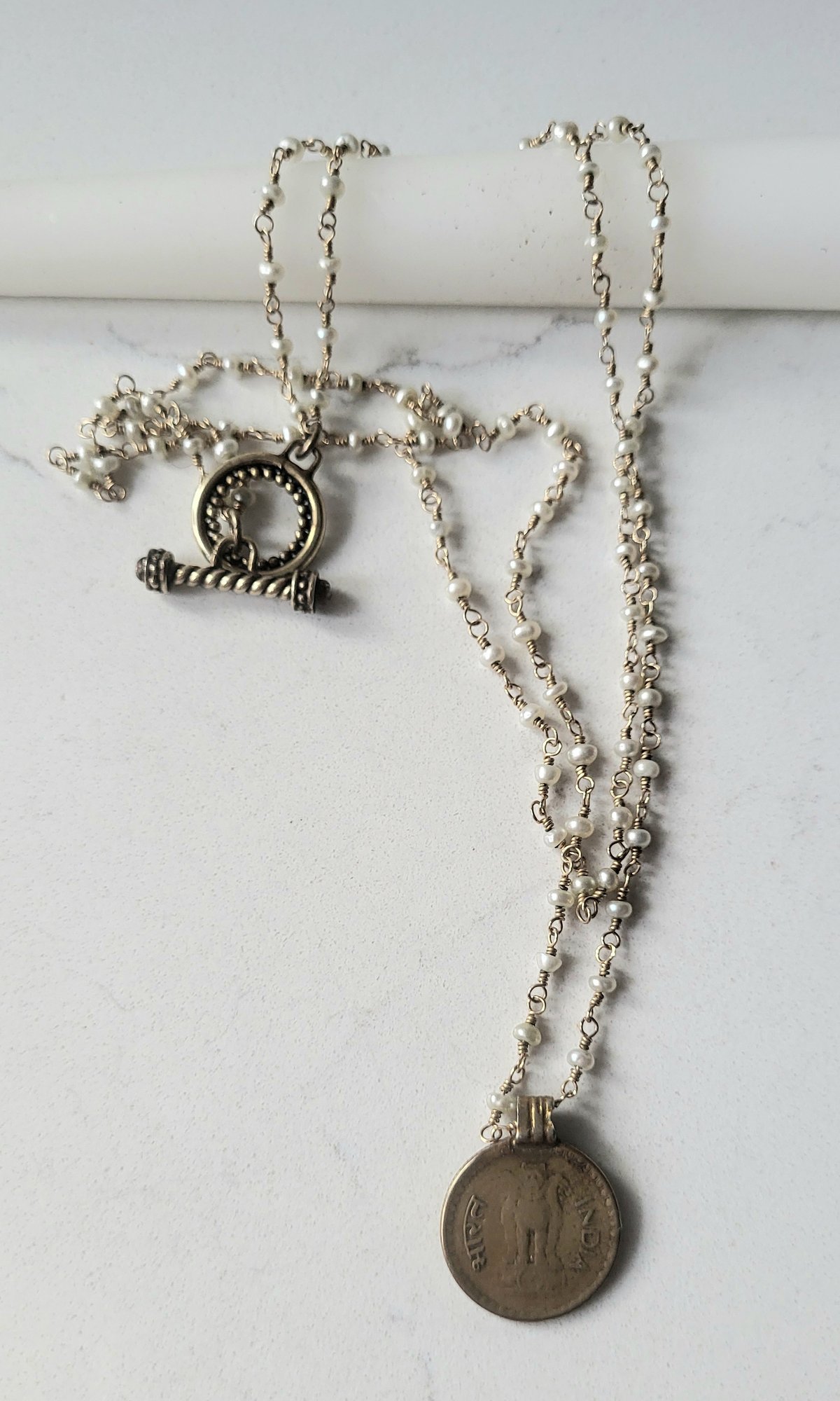 VINTAGE GOLDTONE DOUBLE STRAND CULTURED PEARL COIN NECKLACE--16