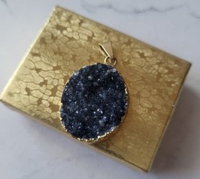 VINTAGE GOLDTONE DRUZZY PENDANT