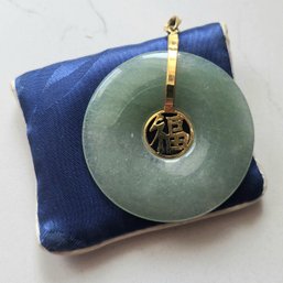 VINTAGE GREEN JADE PENDANT IN ORIGINAL POUCH