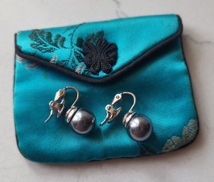VINTAGE FAUX TAHITIAN PEARL CLIP ON EARRINGS WITH POUCH