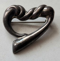 VINTAGE STERLING SILVER MARKED 925 BROOCH