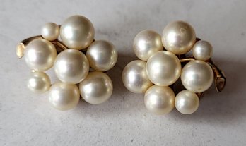 VINTAGE SIGNED 'MAJORICA' PEARL CLIP ON EARRINGS