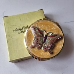 VINTAGE ASHLEIGH MANOR BUTTERFLY COMPACT-BEIGE--NEW IN BOX