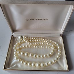 VINTAGE DOUBLE STRAND PEARL NECKLACE IN ORIGINAL BLOOMINDALES CASE