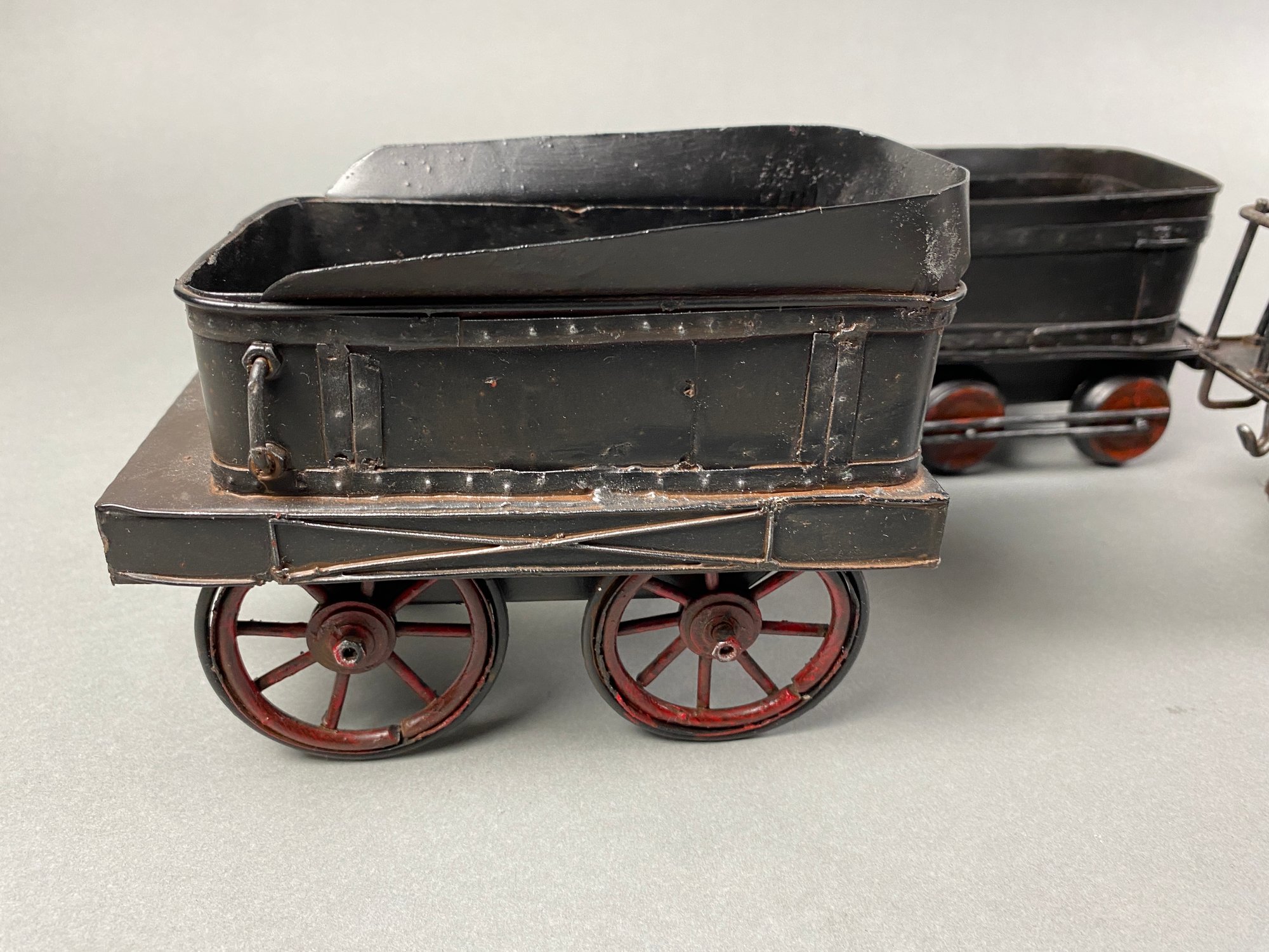 Fantastic Tin Toy Steam Train Model With Two Cars #7745 | Auctionninja.com