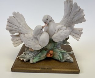 Incredible Giuseppe Armani Italian Doves Figurine On A Wooden Base