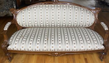 Elegant Vintage Floral Victorian Style Sofa Couch With Carved Wood Frame