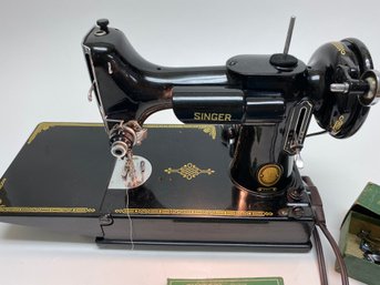 Vintage 1953 Featherweight 221 Singer Sewing Machine With Original Carrying Case