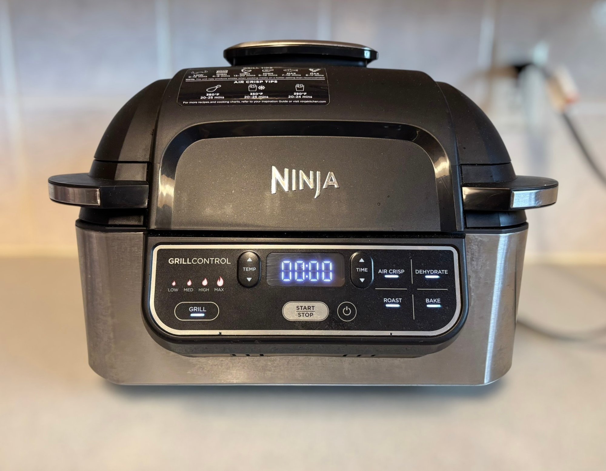 Ninja Foodi Grill Model AG301 W/ Recipe Book, Grill Brush, Dough