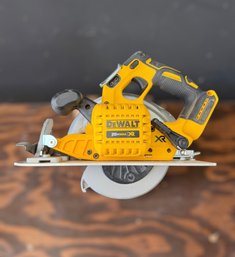 DeWALT 20V MAX XR Brushless Cordless Circular Saw Model DCS570