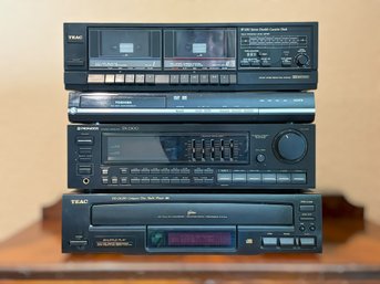 Cd Player, Stereo Receiver, VHS Player And Double Cassette Deck From Pioneer, Toshiba 7 TEAC - Set Of 4