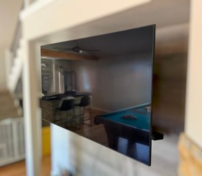 Samsung 65 Inch CU7000 Series 4K UHD Smart TV Featuring Slim Bezel Design And Streaming Capability