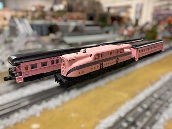 Williams O Gauge Pennsylvania Broadway Limited Pink Locomotive And Passenger Cars